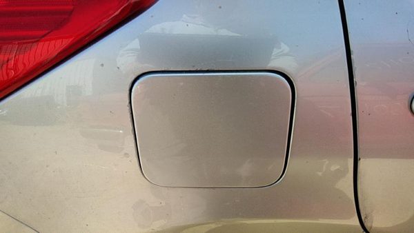 2007-2011 Nissan Versa Fuel Tank Door With Hinge Gas Lid Oem Filler Silver K23 — photo 2