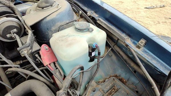 88-91 Olds Cutlass Calais Windshield Washer Fluid Reservoir With Pump Wiper Tank — photo 2