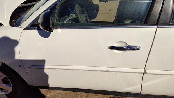 2007 Buick LaCrosse Front Door LH White 40U — photo 3