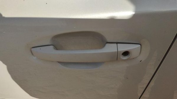 10-14 Subaru Legacy Outback Driver Left Front Outside Door Handle 7J Satin White — photo 1