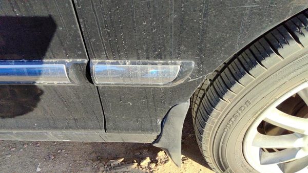 2004-2005 Hyundai Xg350 Passenger Right Moulding From Fender Trim Strip Black — photo 1