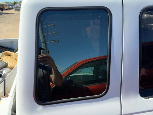 1993-1997 Ford Ranger Passenger Right Rear Quarter Glass Back Side Window Oem — photo 1