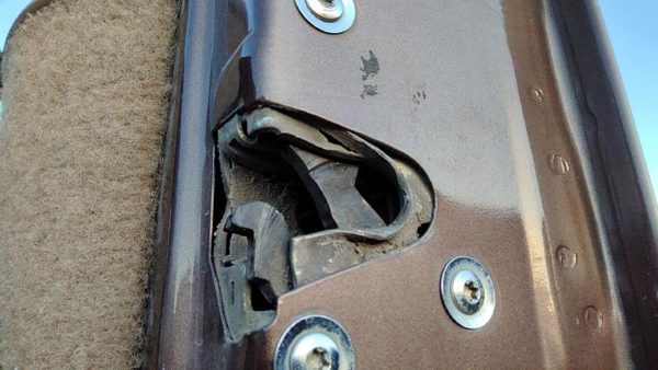 1992-1999 Chevy Suburban Passenger Right Front Door Latch With Rods/Cables Oem — photo 4