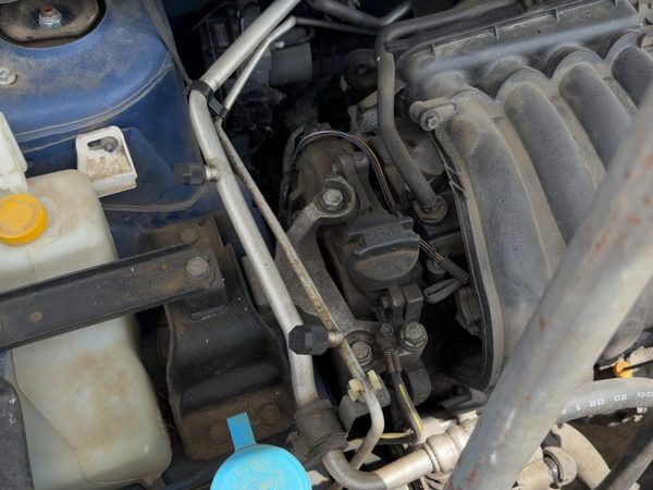 2007-2012 Nissan Sentra Timing Cover Oem 2.0L 13500Et000 — photo 1