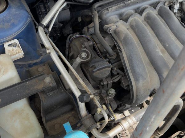 2007-2012 Nissan Sentra Timing Cover Oem 2.0L 13500Et000 — photo 3