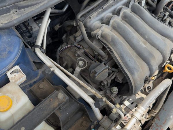 2007-2012 Nissan Sentra Timing Cover Oem 2.0L 13500Et000 — photo 4