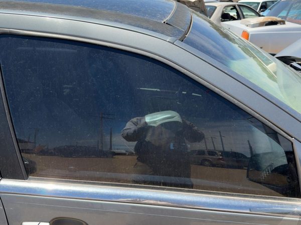 2004 Cadillac Srx Passenger Right Front Side Window Door Glass Oem — photo 2