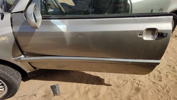 2000 Volkswagen Golf Front Door LH Silver — photo 3