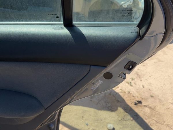 06-07 Accord Passenger Right Rear Door Trim Panel With Switches Back Sedan Gray — photo 2