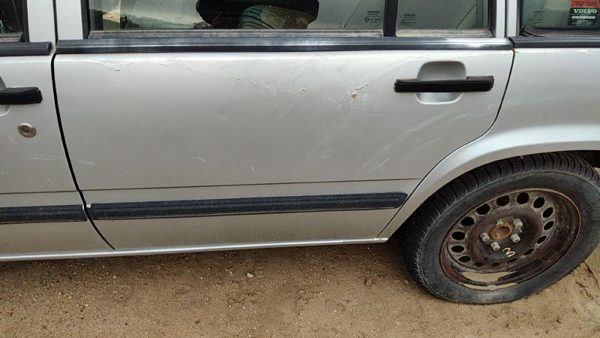 1991 Volvo 740 Rear Door LH Silver — photo 2