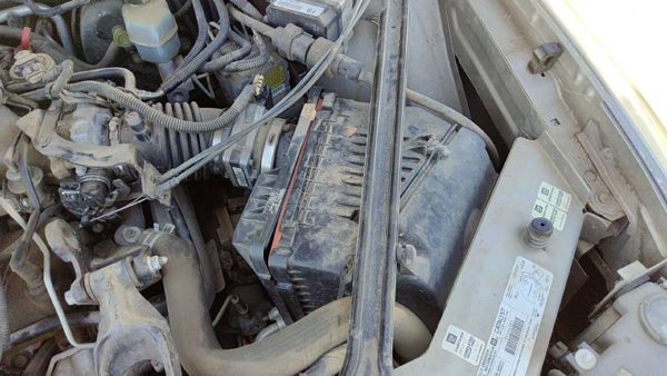 99-04 Century Complete Air Intake Cleaner Filter Box Housing With Tube Oem 3.1L — photo 4