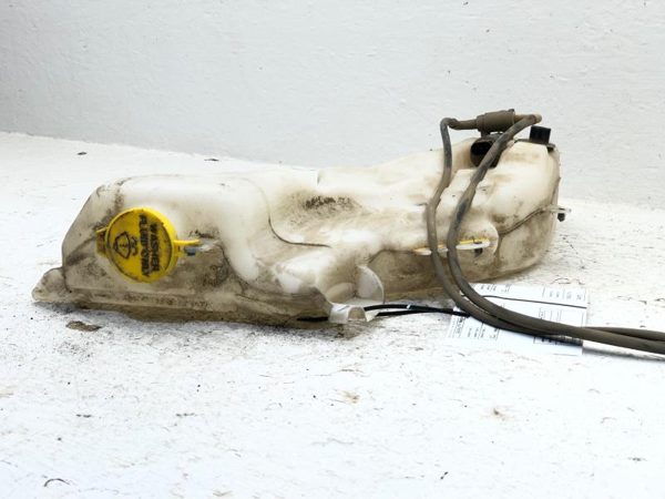 09-20 Journey Windshield Washer Fluid Reservoir With Pump Wiper Tank Bottle — photo 1
