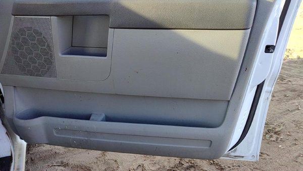 2006-2007 Ford Freestar Passenger Right Front Door Trim Panel With Switches Gray — photo 7