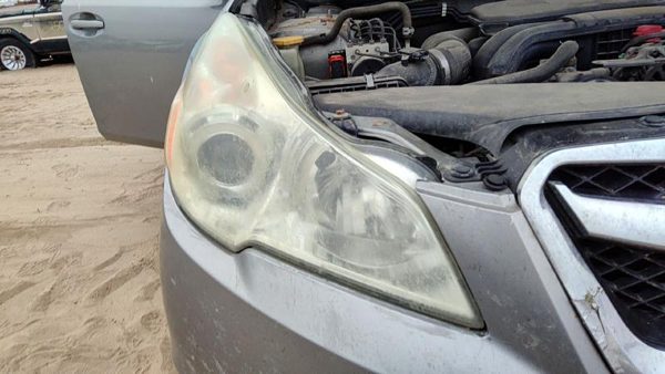 2010-2012 Subaru Legacy Outback Passenger Right Head Light Oem Front Lamp — photo 2