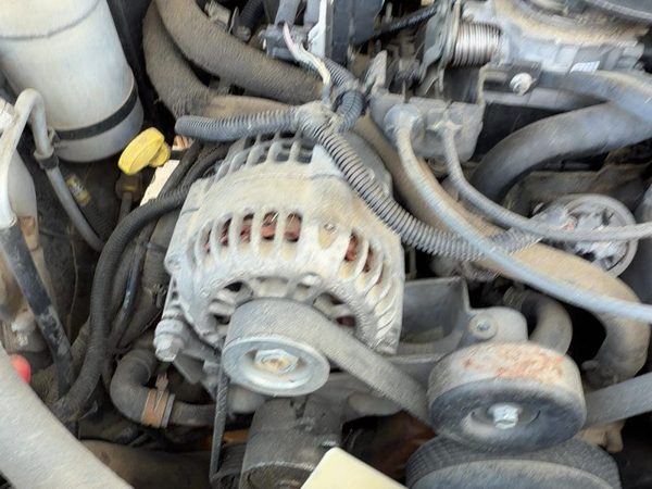 2001-2005 Chevy S10 Blazer Alternator 4.3L 19244795 — photo 1