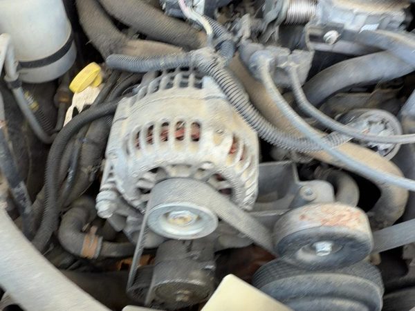2001-2005 Chevy S10 Blazer Alternator 4.3L 19244795 — photo 2