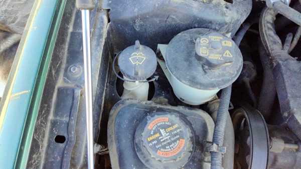 1997-2007 Ford Taurus Windshield Washer Fluid Reservoir With Pump Oem Wiper Tank — photo 2