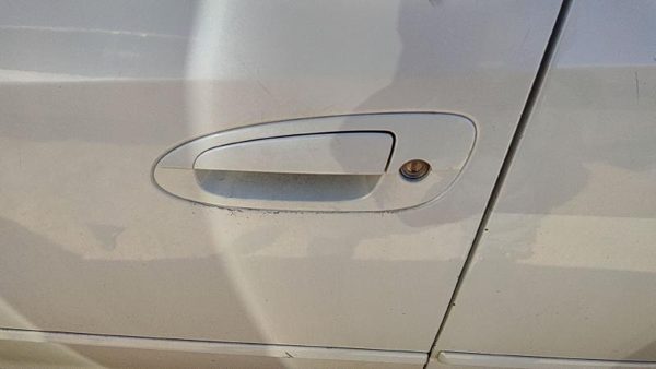 2002-2006 Nissan Altima Driver Left Front Outside Door Handle Oem White Qx3 — photo 1