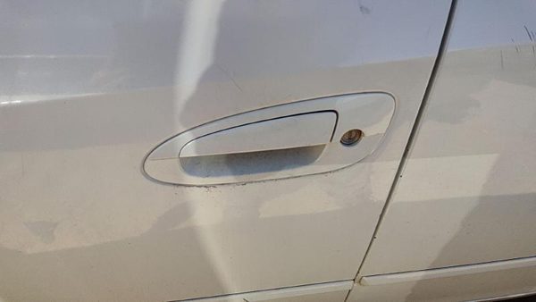 2002-2006 Nissan Altima Driver Left Front Outside Door Handle Oem White Qx3 — photo 2