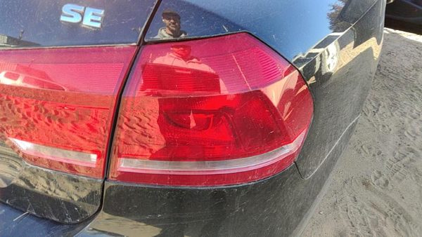 2012-2015 Vw Passat Passenger Right Outer Tail Light Brake Lamp Oem Rear — photo 1