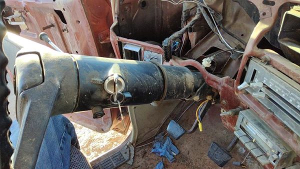 1973-1983 Chevy K30 Steering Column Assembly Oem 07829608 — photo 4