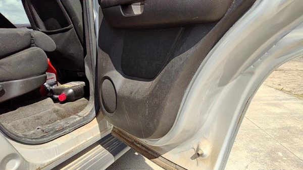 10-14 Chevy Tahoe Passenger Right Rear Door Trim Panel With Switches Back Black — photo 5
