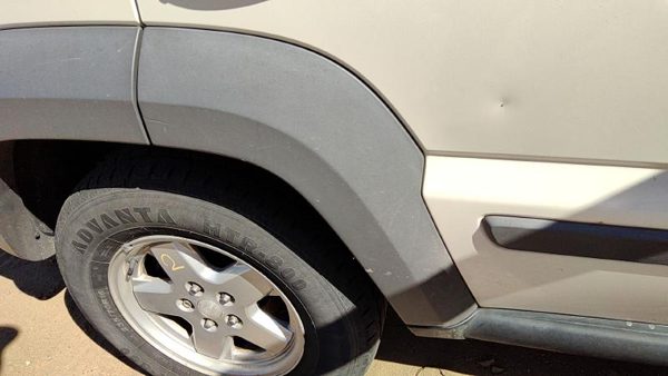 05-06 Jeep Liberty Passenger Right Rear Moulding From Door Oem Back Wheel Flare — photo 2