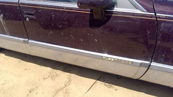 1993 Cadillac Fleetwood Front Door RH Maroon — photo 8