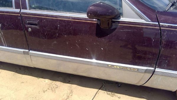 1993 Cadillac Fleetwood Front Door RH Maroon — photo 7
