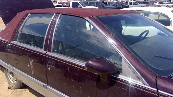 1993 Cadillac Fleetwood Front Door RH Maroon — photo 11
