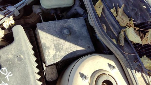 2003-2005 Pontiac Grand Am Engine Fuse Box Power Distribution Panel Oem 3.4L — photo 3
