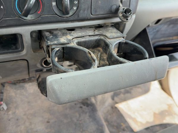 2005-2007 Ford F350 Slide Out Dash Mounted Cup Holder Assembly Oem Gray — photo 4