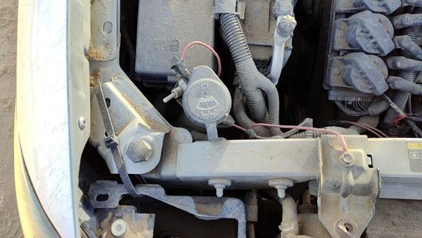 00-05 Pontiac Bonneville Windshield Washer Fluid Reservoir With Pump Wiper Tank — photo 2