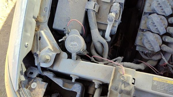 00-05 Pontiac Bonneville Windshield Washer Fluid Reservoir With Pump Wiper Tank — photo 4