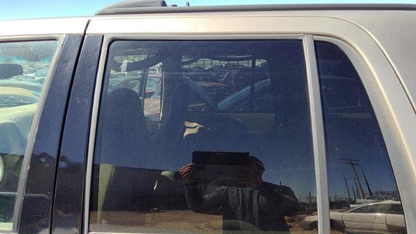1997-2002 Ford Expedition Driver Left Rear Side Window Door Glass Oem Back — photo 3