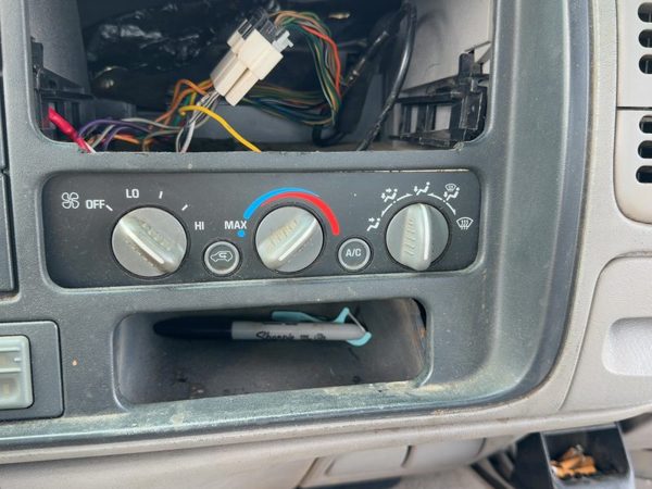 96-99 Silverado 1500 Temperature Control Module In Dash Heater Ac Head Unit Oem — photo 1