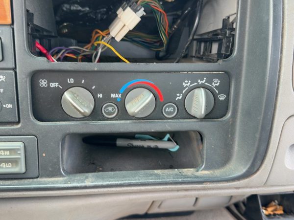 96-99 Silverado 1500 Temperature Control Module In Dash Heater Ac Head Unit Oem — photo 4