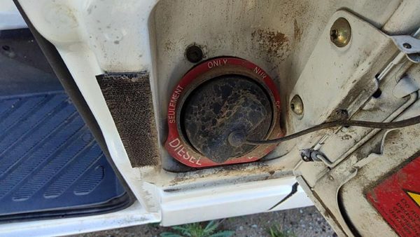 2003-2006 Dodge Sprinter Van 3500 Fuel Filler Neck Assembly With Gas Cap Oem — photo 2