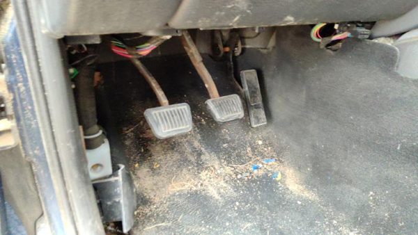 2002-2007 Jeep Liberty Complete Clutch And Brake Pedal Assembly Oem — photo 2