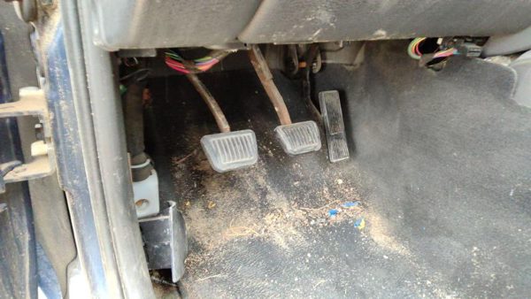2002-2007 Jeep Liberty Complete Clutch And Brake Pedal Assembly Oem — photo 3