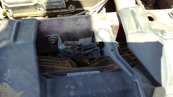 2005-2007 Chrysler Town Country Hood Latch Assembly With Bracket Oem 04860439Ac — photo 1