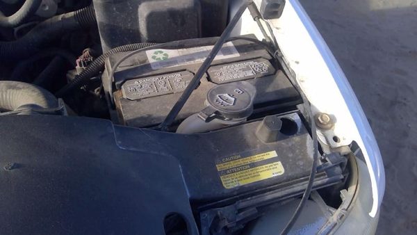 2005 Suburban 1500 Washer Bottle Chevy — photo 2