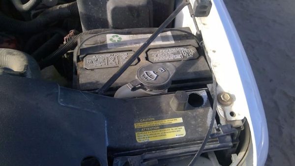 2005 Suburban 1500 Washer Bottle Chevy — photo 6