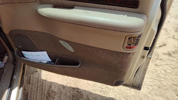 00 Town & Country Passenger Right Front Door Trim Panel With Switches Tan — photo 7