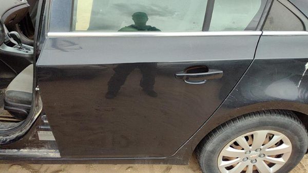 2011 Chevy Cruze Rear Door LH Black Gar — photo 1