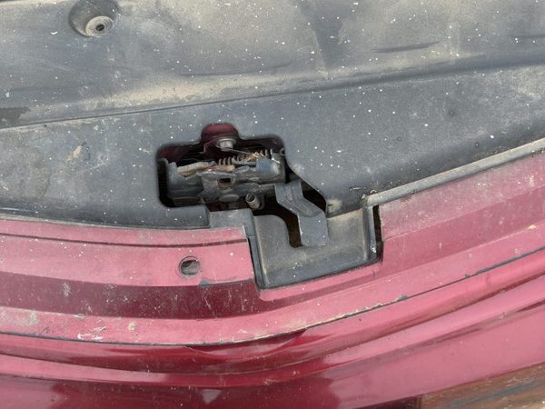 2004-2009 Toyota Prius Hood Latch Assembly With Bracket Oem 5320147020 — photo 3