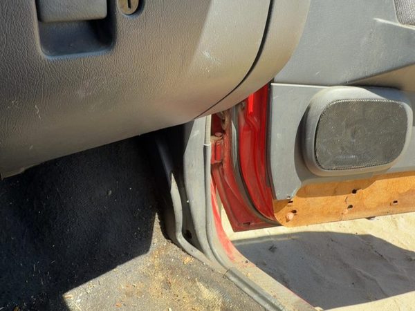 1994 Nissan Pathfinder Passenger Right Lower Kick Trim Panel Oem Gray — photo 1