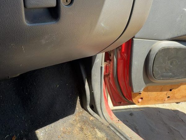 1994 Nissan Pathfinder Passenger Right Lower Kick Trim Panel Oem Gray — photo 2