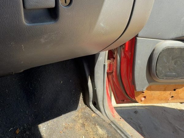 1994 Nissan Pathfinder Passenger Right Lower Kick Trim Panel Oem Gray — photo 3