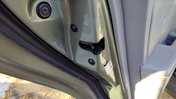 2005-2011 Cadillac Sts Driver Left Rear Door Latch With Rods/Cables Oem Back — photo 2